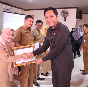 BPS Luwu Timur Gelar FGD Metadata Statistik Sektoral, 9 OPD Terima Penghargaan