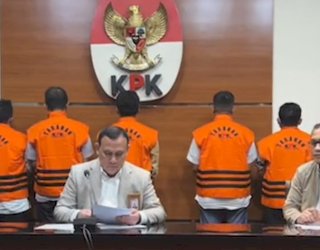 KPK Tahan Bupati Bangkalan, Dugaan Jual Beli Jabatan