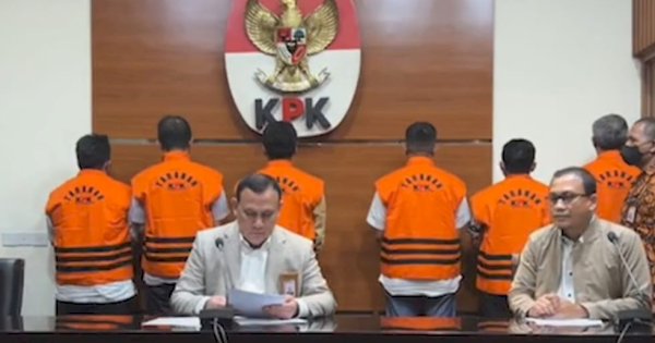 KPK Tahan Bupati Bangkalan, Dugaan Jual Beli Jabatan