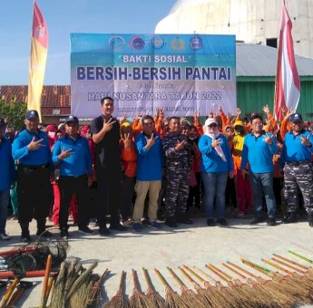 Harnus 2022, TNI dan Pemkab Ajak Masyarakat Bersihkan Laut Wakatobi