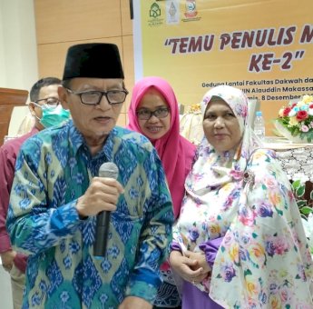 D. Zawawi Imron Turunan Kiai yang ‘Keseleo’ Jadi Penyair&nbsp;