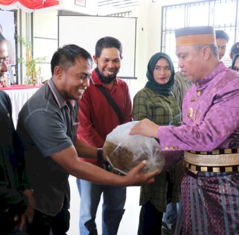 86 Kelompok Nelayan, Pembudidaya, dan Pengolah Ikan di Lutim Terima Bantuan Sarana Perikanan