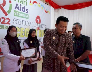 Jadi Narsum HAS di Lutim, Prof. Dr. Arlin Minta Jangan Diskriminatif Terhadap Pengidap HIV AIDS