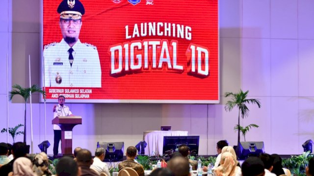 Gubernur Sulsel Andi Sudirman Sulaiman, memberikan sambutan saat peluncuran Aplikasi Identitas Kependudukan Digital, Rabu (14/12/2022). (Istimewa)