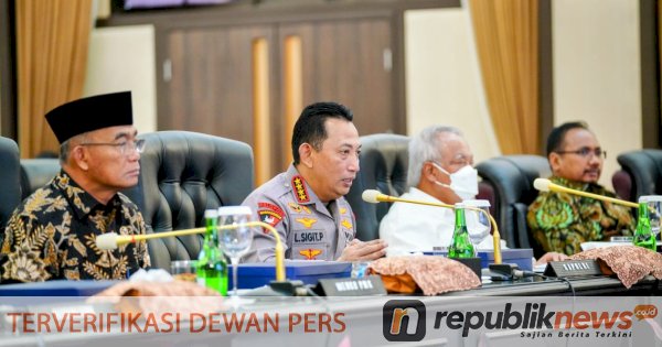 Polri Kerahkan 166 Ribu Personel Gabungan Amankan Natal 2022 dan Tahun ...