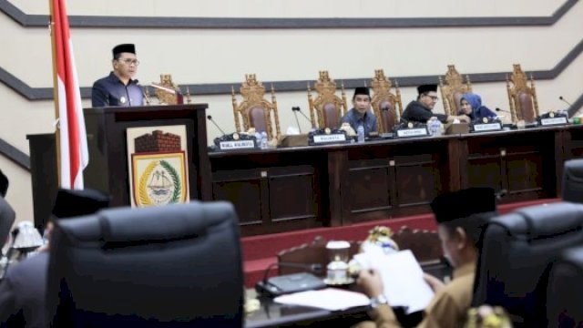 Suasana rapat paripurna DPRD Makassar yang digelar pada Senin (19/12/2022). (Foto: Istimewa)