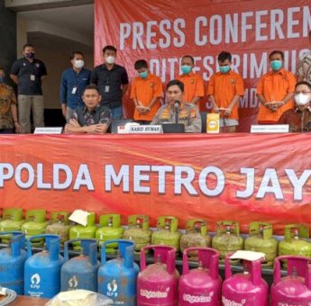 Polda Metro Jaya Tangkap Pelaku Pengoplos Tabung Gas Subsidi, Begini Modusnya