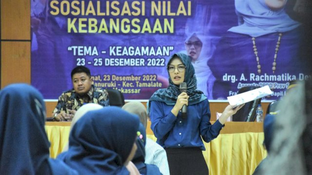 Anggota DPRD Sulsel Andi Rachmatika Dewi, saat mensosialisasikan Nilai Kebangsaan dengan Tema Keagamaan, Jumat (23/12/2022). (Istimewa)