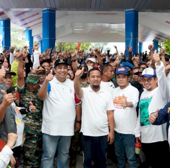 Anti Mager di Maros, Gubernur Sulsel Bagi Bibit Kopi ke Masyarakat