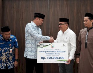 Bank Sulselbar Serahkan Bantuan Rp350 Juta untuk Lembaga Mahasantri Pemkab Gowa