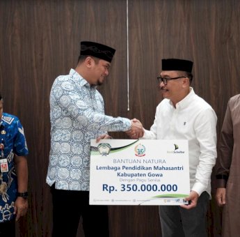 Bank Sulselbar Serahkan Bantuan Rp350 Juta untuk Lembaga Mahasantri Pemkab Gowa