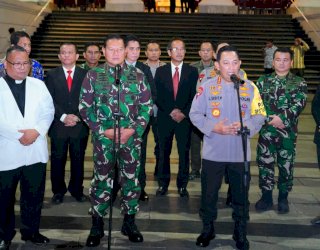 Panglima TNI dan Kapolri Tinjau Gereja di Malam Natal, Pastikan Suasana Aman Sepanjang Nataru