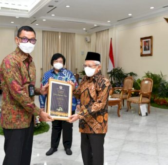 Terbaik Sepanjang Sejarah, PLN Raih 15 Penghargaan Proper Emas dan&nbsp; CEO Green Leadership Utama