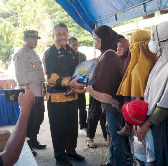 Tekan Inflasi, Pemkab Muna Gelar Pasar Murah di Alun-Alun Kota Raha