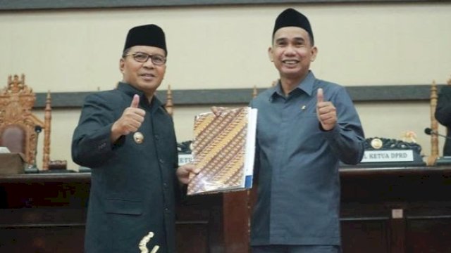 Ketua DPRD Kota Makassar, Rudianto Lallo (kanan) bersama Wali Kota Makassar, Moh Ramdhan Pomanto pada sebuah kesempatan. (Foto: Istimewa)