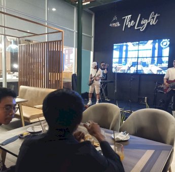 The Light Mercure Hotel Makassar, Tempat Nongkrong Baru Berkonsep Resto and Cafe