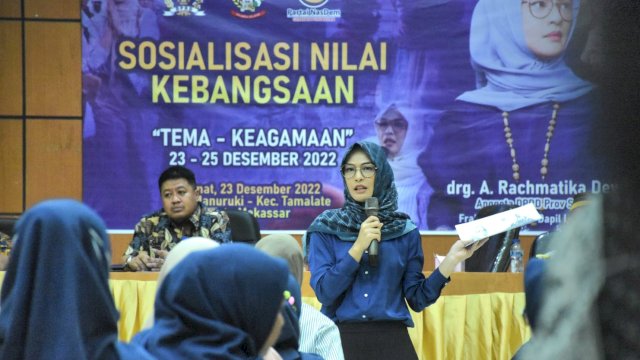 Anggota DPRD Sulsel, Andi Rachmatika Dewi saat menggelar kegiatan sosialisasi nilai-nilai kebangsaan di Gedung BPSDM Sulsel, Kelurahan Manuruki, Kecamatan Tamalate, Makassar, Jumat (23/12/2022). (Foto: Istimewa)