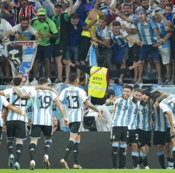 Belanda VS Argentina Saling Jajal di Delapan Besar