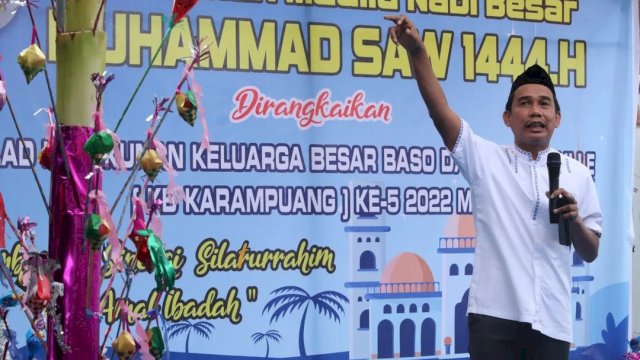Ketua DPRD Makassar, Rudianto Lallo saat menghadiri peringatan maulid Nabi Muhammad SAW yang digelar Keluarga Besar Karampuang di Jalan Salodong Bira, Kecamatan Tamalanrea, Makassar, Minggu (16/10/2022). (Foto: Istimewa)