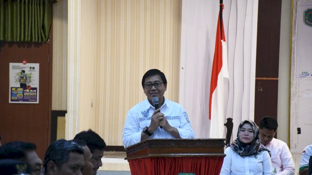 Wakil Bupati Luwu Utara Suaib Mansur. membuka kegiatan sosialisasi BPJS Ketenagakerjaan yang turut di hadiri oleh perwakilan camat serta para kepala desa se kabupaten Luwu utara. Rabu (07/12/2022) FOTO/PROTOKOL LUWU UTARA