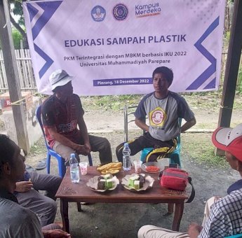 Libatkan Masyarakat Pesisir, UMPAR Gelar Edukasi Sampah Plastik di Pinrang