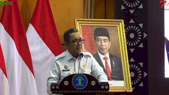 Kepala BPSDM Kemeknumham RI Asep Kurnia saat memberikan sambutan pada Kick Off IMIGRASI BELAJAR secara daring, Kamis (12/01). (Dok. Humas Kanwil Kemenkumham Sulsel).