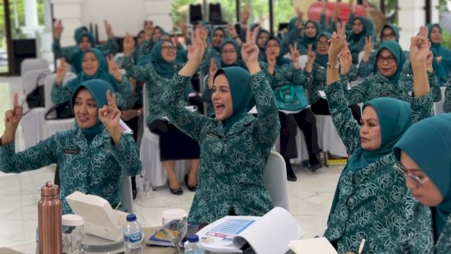 TP PKK Kabupaten Gowa menggelar Rapat Koordinasi Awal Tahun 2023 bersama para Ketua TP PKK Kecamatan se-Kabupaten Gowa, di Baruga Tinggi Mae, Rumah Jabatan Bupati Gowa, Rabu (04/01). (Dok. Humas Gowa)