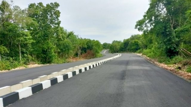 Kondisi terkini Ruas Tongkarayya - Goa Passea di Kabupaten Bulukumba. (Istimewa)