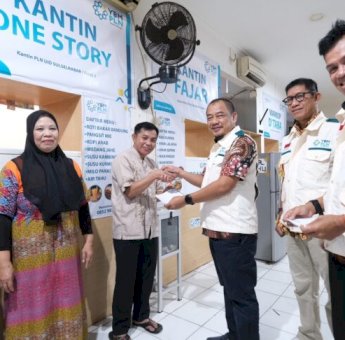Bantuan Modal Usaha Kantin Berdaya YBM PLN UID Sulselrabar Ukir Senyum Para UMKM