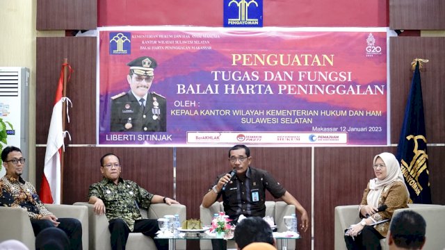 Kakanwil Kemenkumham Sulsel Liberti Sitinjak saat memberikan arahan Penguatan Tugas dan Fungsi Balai Harta Peninggalan, Jumat (13/01). (Dok. Humas Kanwil Kemenkumham Sulsel) 