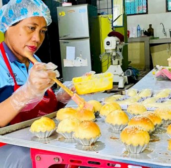 Lapas Perempuan Sungguminasa Ajarkan Warga Binaan Buat Roti untuk Dipasarkan