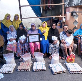 PIKK PLN UID Sulselrabar Salurkan 25 Bingkisan untuk Lansia Dhuafa