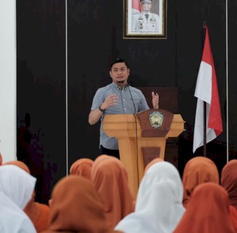 Adnan Purichta Ichsan Hadiri Pelantikan PWI Gowa, Harap Jadi Wadah Bagi Jurnalis