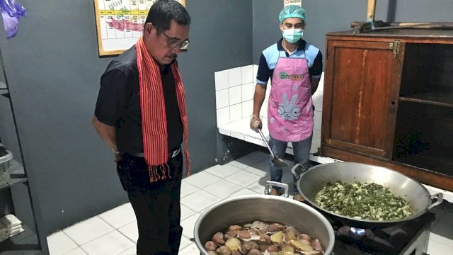 Kakanwil Kemenkumham Sulsel Liberti Sitinjak saat melakukan inspeksi mendadak di Rutan Kelas IIB Makale, Tana Toraja, Selasa (24/01). (Dok. Humas Kanwil Kemenkumham Sulsel)