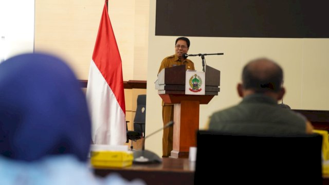 Pj Sekda Sulsel Andi Aslam Patonangi, saat membuka FGD Komite Daerah Ekonomi Keuangan Syariah Sulsel, Senin (30/01/2023). (Istimewa)