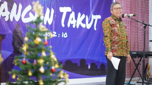 Ket : Wali Kota Parepare, Taufan Pawe saat menghadiri Perayaan Hari Natal Persekutuan Gereja-Gereja Pantekosta Indonesia (PGPI) Kota Parepare (Foto : Humas Pemkot Parepare)