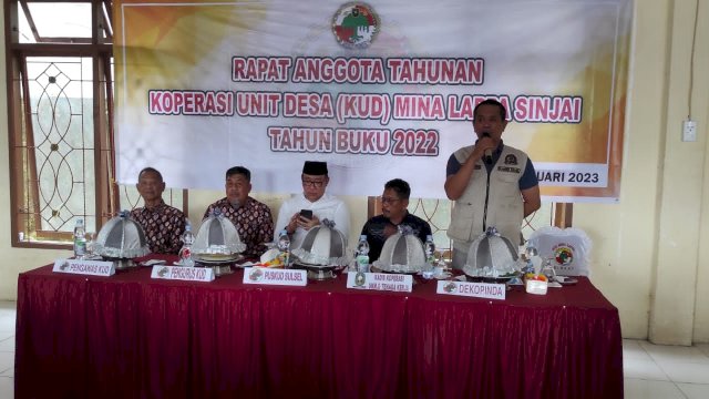 Ket : Foto: Pengurus KUD Mina Lappa Sinjai saat menggelar Rapat Anggota Tahun 2022. (Istimewa)