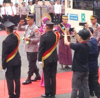 Kapolres Soppeng Resmi Berganti, Tangis Haru Personel Warnai Pisah Sambut