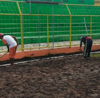 Jelang Putaran Kedua Liga 1, Pemkot Parepare Turunkan Tim DLH Bersihkan Kawasan Stadion GBH