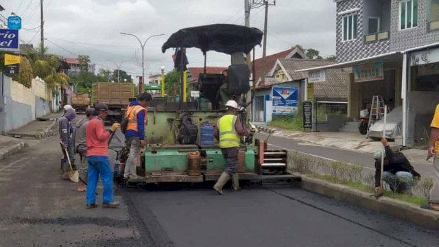 Ket : Perbaikan Jalan Jenderal Sudirman, Kota Parepare (Istimewa)