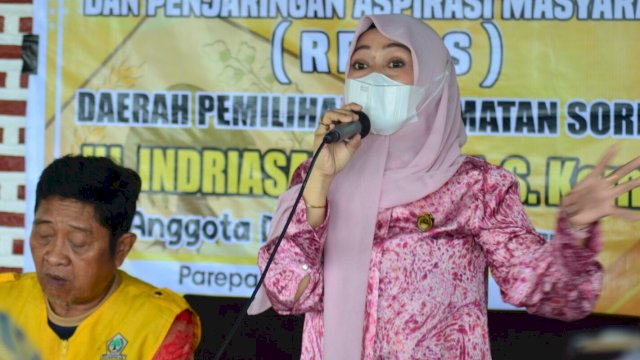 Ket : Legislator Golkar Parepare, Indriasari Husni saat menjaring aspirasi warga (Istimewa)