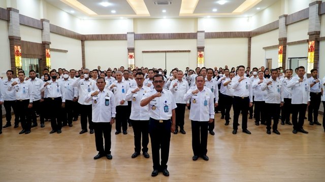 Kepala Kanwil Kemenkumham Sulawesi Selatan Liberti Sitinjak saat mengikuti Apel Pagi Awal Tahun secara daring, Rabu (04/01). (Dok. Humas Kakanwil Kemenkumham Sulsel)