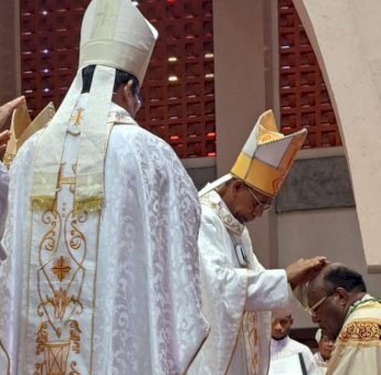 Uskup Jayapura Resmi Ditahbiskan Dubes Vatikan, 33 Uskup se-Indonesia Hadir