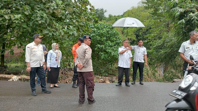 Wawali Pangerang Rahim Tinjau Kondisi Dua Jembatan di Parepare Rusak Akibat Banjir
