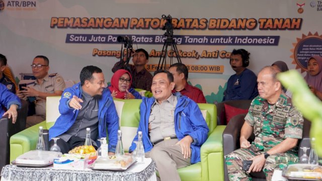 Gubernur Sulsel Andi Sudirman Sulaiman, menghadiri kegiatan Pencanangan Gerakan Masyarakat Pemasangan Tanda Batas (Gemapatas) di Kantor Kelurahan Bontorannu, Kota Makassar, Jumat (03/02/2022). (Istimewa)