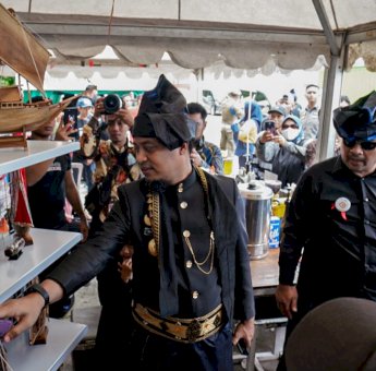 63 Tahun Bulukumba, Gubernur Andi Sudirman Tinjau dan Borong Produk UMKM Bulukumba