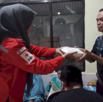 Tindak Lanjuti Perintah Jusuf Kalla, PMI Makassar Salurkan Bantuan ke Korban Banjir