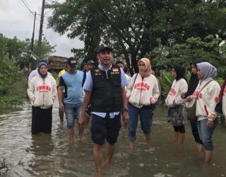 Ketua DPRD Rudianto Lallo Keliling Makassar Bantu Korban Banjir
