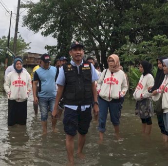 Ketua DPRD Rudianto Lallo Keliling Makassar Bantu Korban Banjir