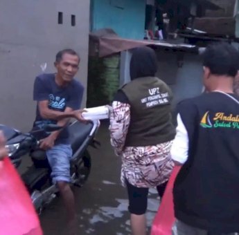 UPZ Pemrov Sulsel Berikan Bantuan ke Korban Banjir Makassar